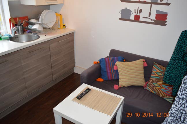 Fulham - Double Room in 1St Fl Flat. 3 Min Tube -  Main Photo