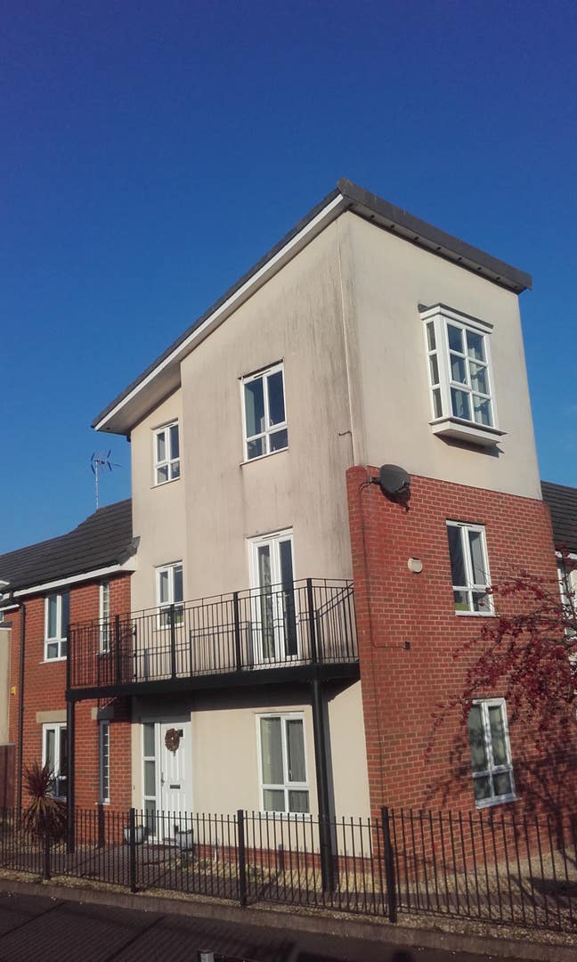 Large double rm in modern 3 bed house; Northfield Main Photo