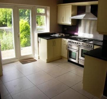 Mini flat with shared kitchen. Main Photo