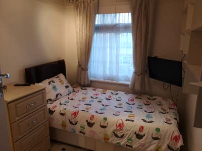 Female Tenant.Single Room.Greenford UB60NU Main Photo