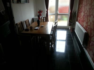 Double room for rent with en suite Main Photo