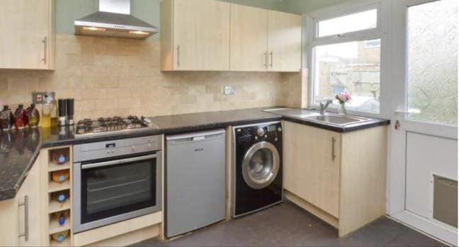 Nice Double Bedroom  Main Photo