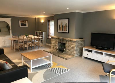 Beautiful room in shared professional house Main Photo