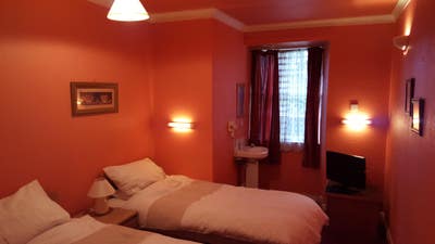 Twin/Double large room close to Uni/City Centre Main Photo