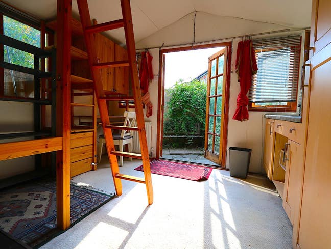 Double room/studio space in Victorian garden flat  Main Photo