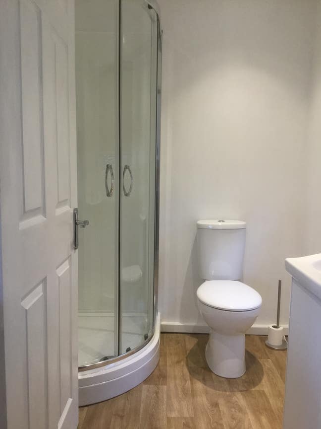 Self contained studio Main Photo