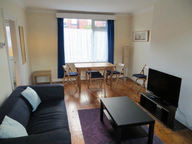 Exceptional Student Headingley House with Females Main Photo
