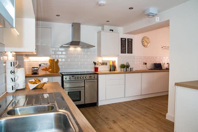 One Sunny Ensuite Room Available Now Main Photo