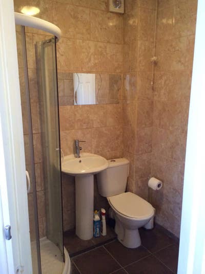Double Room with en-suite  &pound;100 per week  Main Photo
