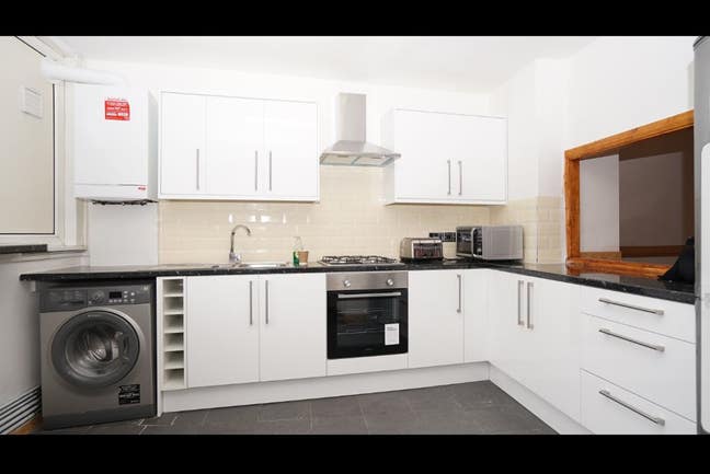 Room (s) available in house share near Shoreditch Main Photo