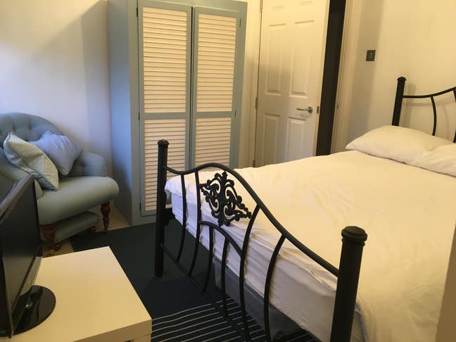  Double room Haywards Heath near Victoria Park Main Photo