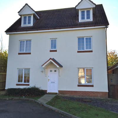 Lovely double en-suite room Main Photo