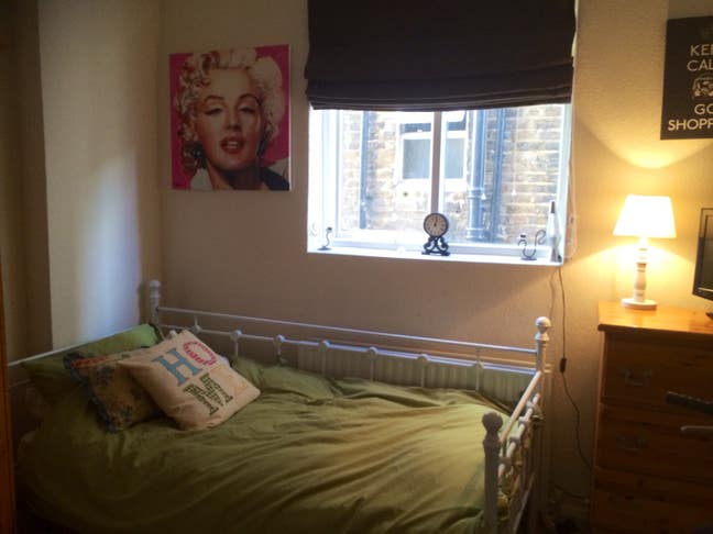   Single room to rent. MON-THUR   only.  Main Photo