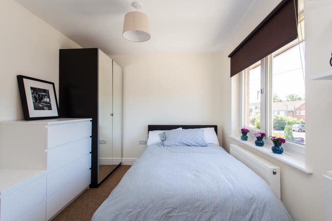 1 Great Double Bedroom with Private Bathroom  Main Photo