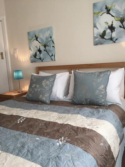  Ensuite room with parking.   Main Photo