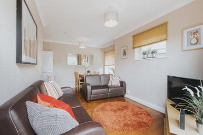 Available Now 🏡 Find Your Space in a Snug Home

 Main Photo