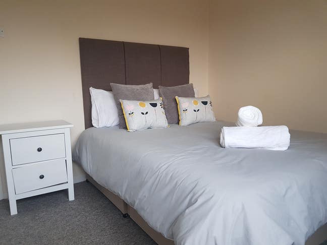 Must See! available 10th Jan (529/3) Main Photo