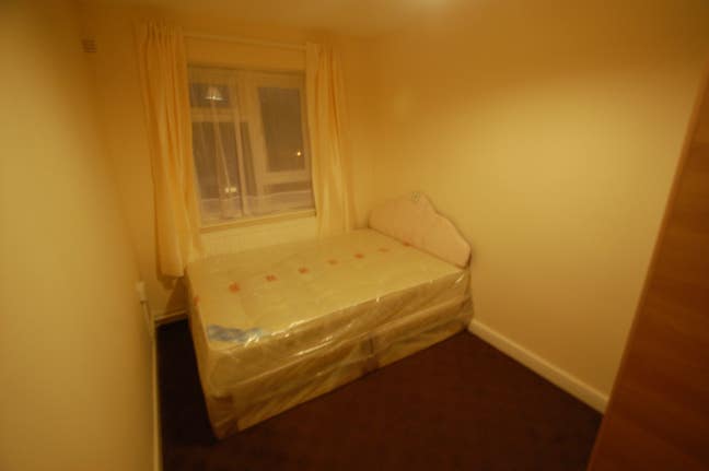 Double room Goldhawk road W12 near tube Main Photo