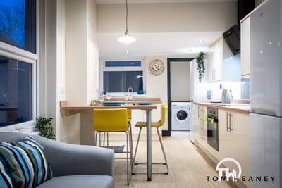 Amazing Rooms in Heaton- Shared Bathroom Main Photo