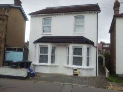 Double Bed with All Bills Included in East Croydon Main Photo