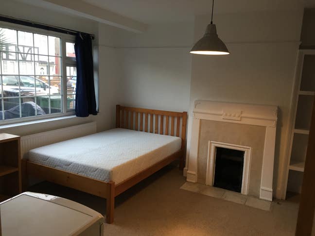 Large,Very Clean DoubleRoom ,All inc.Lea Bridge rd Main Photo