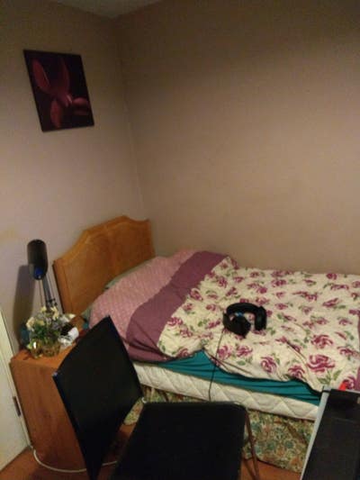 Single Bedroom in Shared House Main Photo