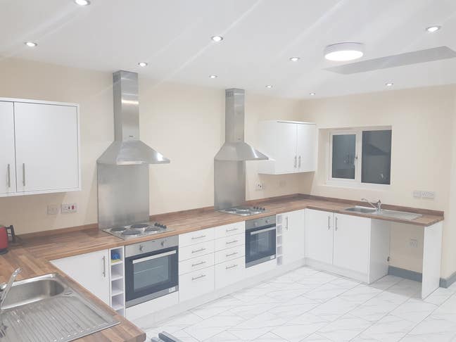 Budget En-Suite Room Near New Cross Hospital  Main Photo