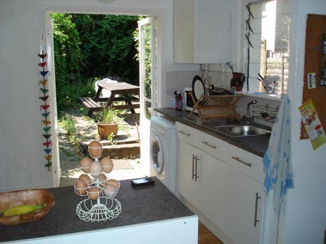 Double rooms to let in large friendly shared house Main Photo