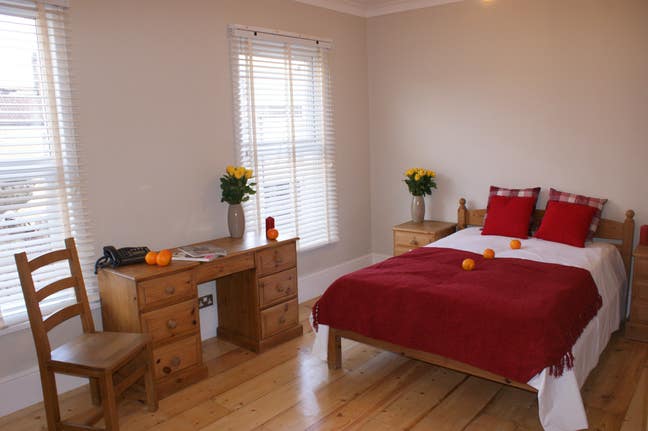 Warwick Road, Stratford, London E15 Main Photo