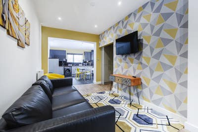Fully Furnished Ensuite Rooms – 0% Deposit  Main Photo
