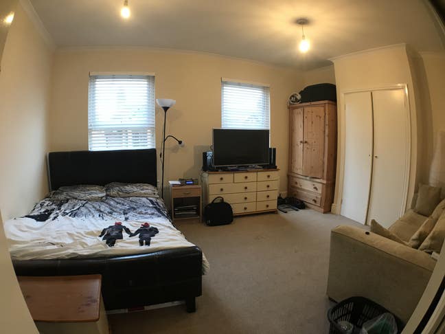 Double Room Centre of Aylesbury  Main Photo