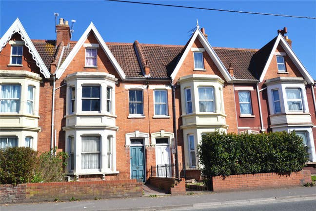 Fantastic newly decorated fully furnished house Main Photo