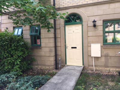 Double Room in shared  House Main Photo