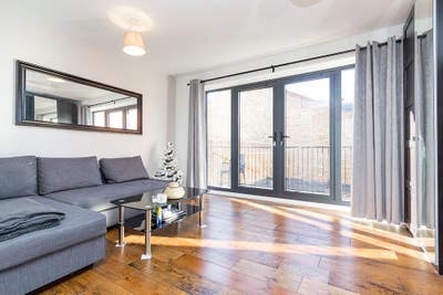 Modern One Bedroom Flat in Kilburn Main Photo