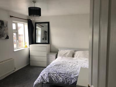 Monday - Friday (not a HMO) Main Photo