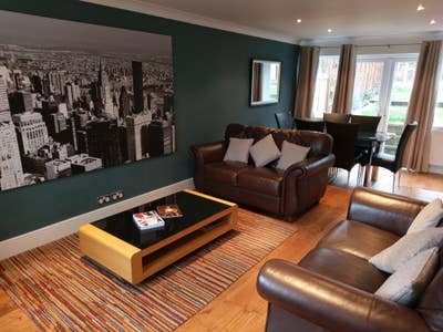 Room near bus route & 15min walk from town centre  Main Photo