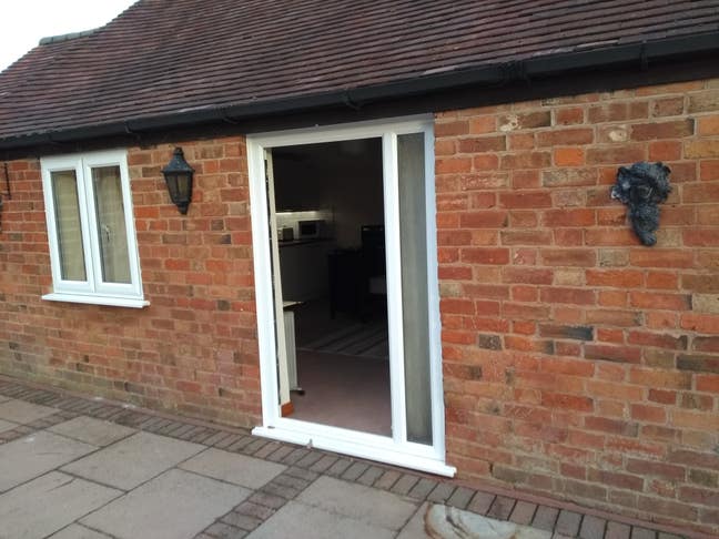 Studio room and Ensuite/Utility room Main Photo