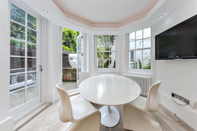 Short Term Rooms Available in Hampstead Appartment Main Photo