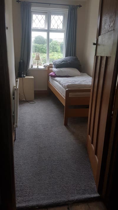 Single furnished room in shared house .  Main Photo