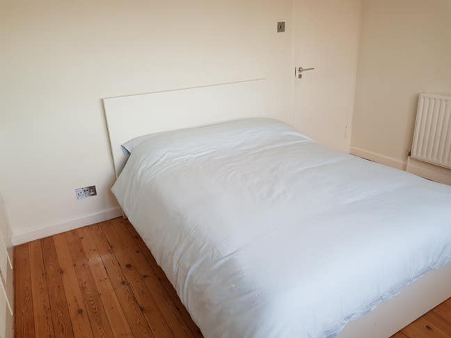 Bright /2 bed flat in Barnes to share with owner Main Photo