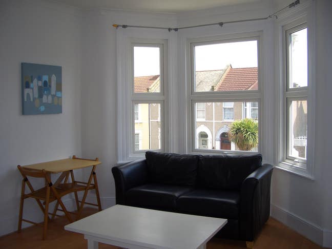 Superb One Bed Self Contained Apartment Main Photo