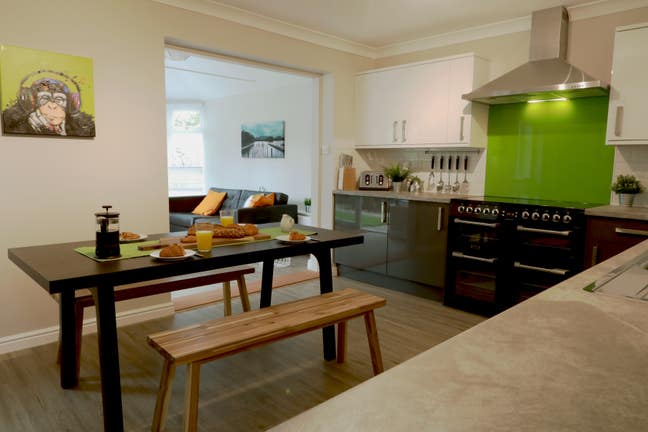 2 Delightful Spacious Rooms in Luxury Houseshare Main Photo