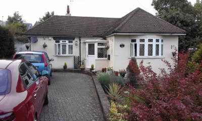 Students only let in a detached bunglow Main Photo