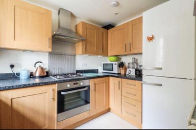 REDUCED! Bills inc.Spacious Dbl Rooms ColliersWood Main Photo