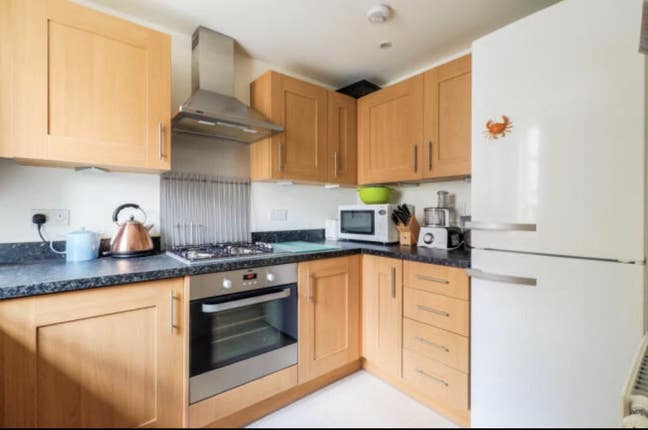 REDUCED! Bills inc.Spacious Dbl Rooms ColliersWood Main Photo