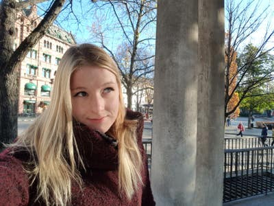 Professional Woman Looking For Home To Live Main Photo