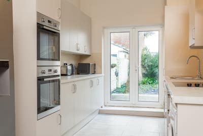 Lovely double room. Bills included. Weekly cleaner Main Photo