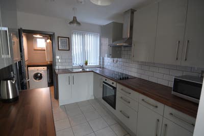 Gorgeous House, Power Showers & Fast WiFi  500Mb   Main Photo