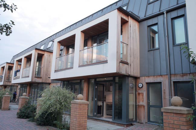 Spacious double room to rent in Homerton Main Photo