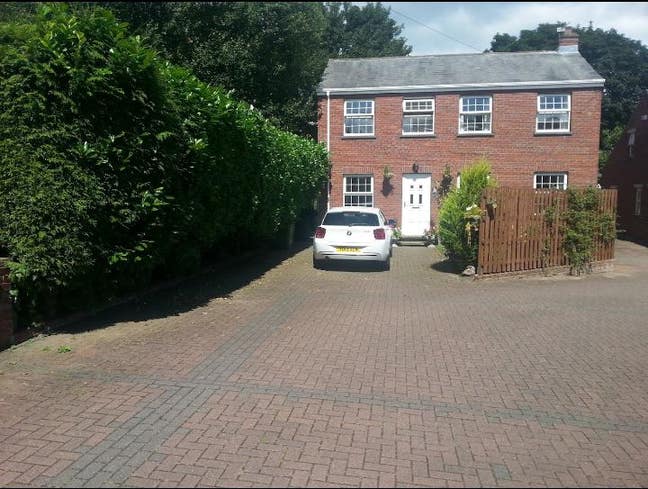 Upmarket detached house next to M62 Main Photo